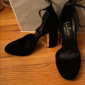Lulus black closed toe heel